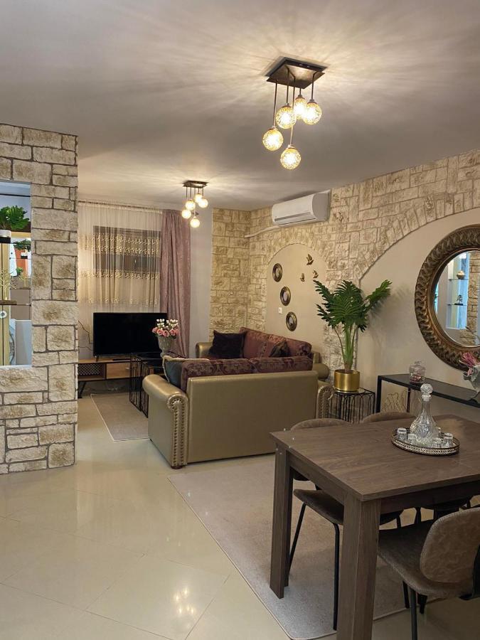 In The Castle Ii- House Appartement